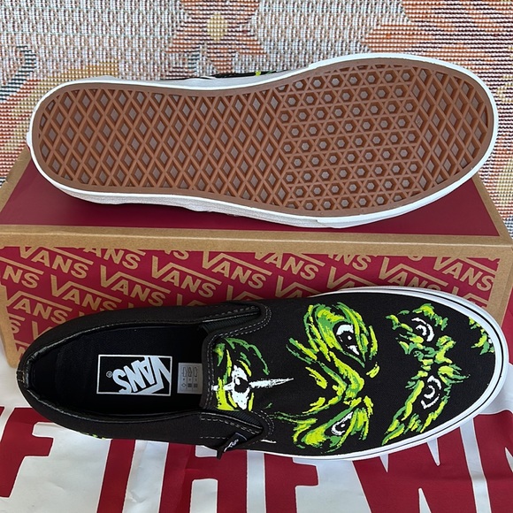 Vans Classic Slip-0n
Eyes In The Dark Black/Multi 
VINOA705DBML
WMNS sneakers - Picture 4 of 16